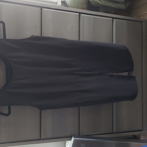 Med. Black Mossimo tank - Picture 2 of 3